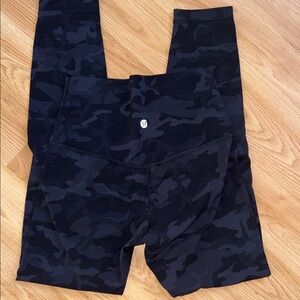 Lululemon Athletica Black Gray Camouflage Camo align Leggings in size 4